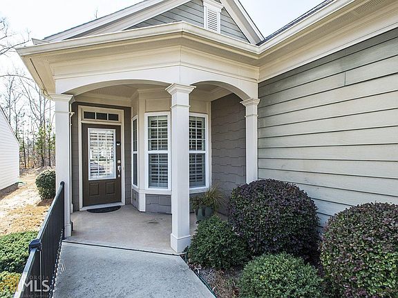 3rd image of 128 Begonia Ct