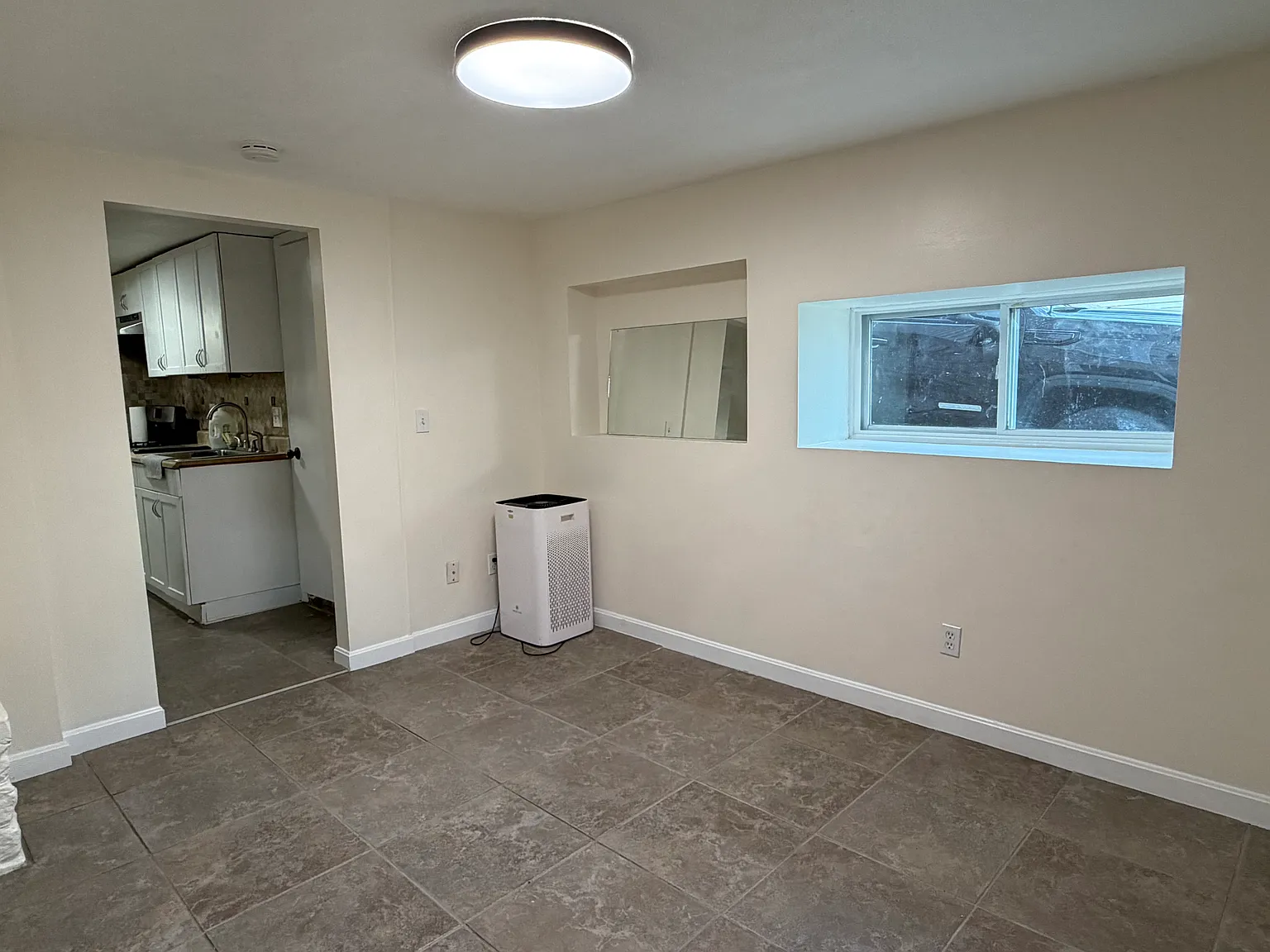 2 bed, 700 sqft, $1,700 — Photo 2