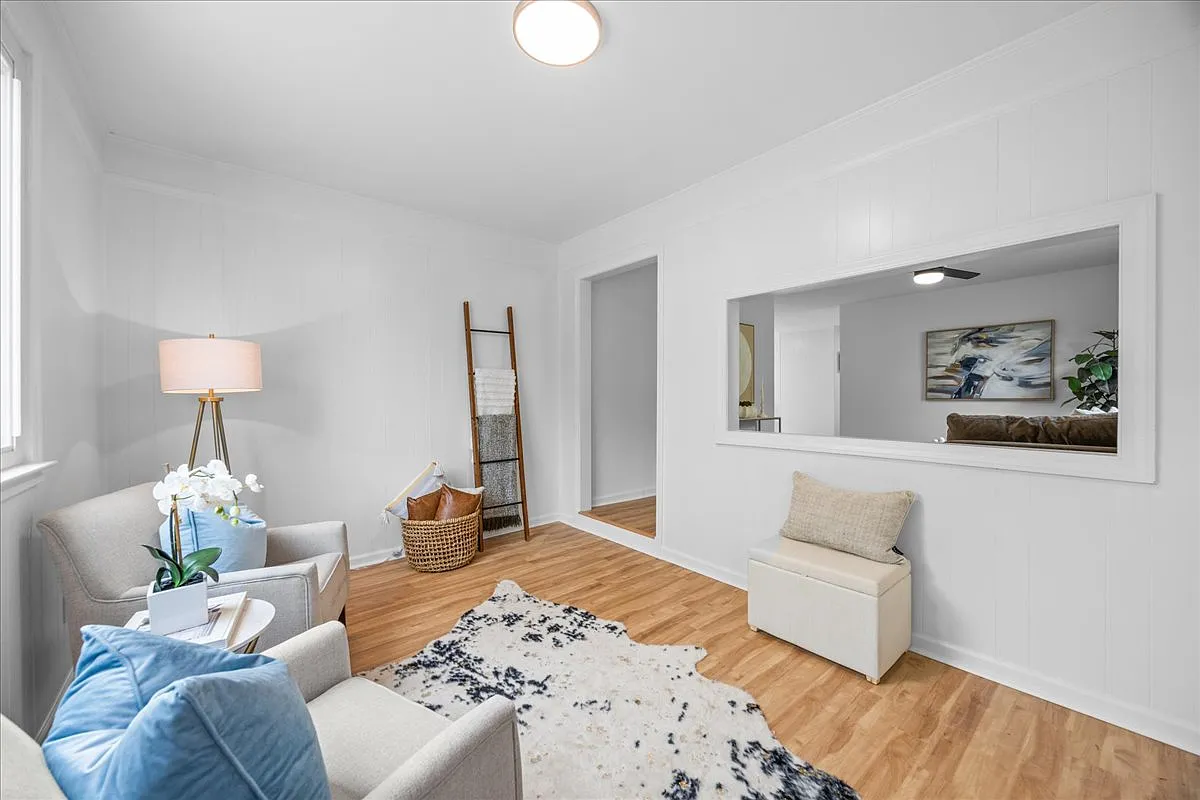 3 bed, 1197 sqft, $1,950 — Photo 3