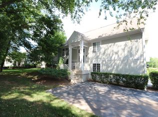 352 New Haven Dr, Cary, IL 60013