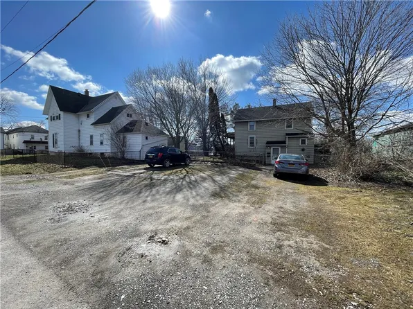 40-42 S Pearl St, Oakfield, NY 14125