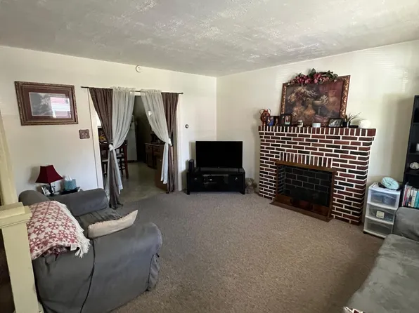 15 W Lincoln Ave, Lititz, PA 17543