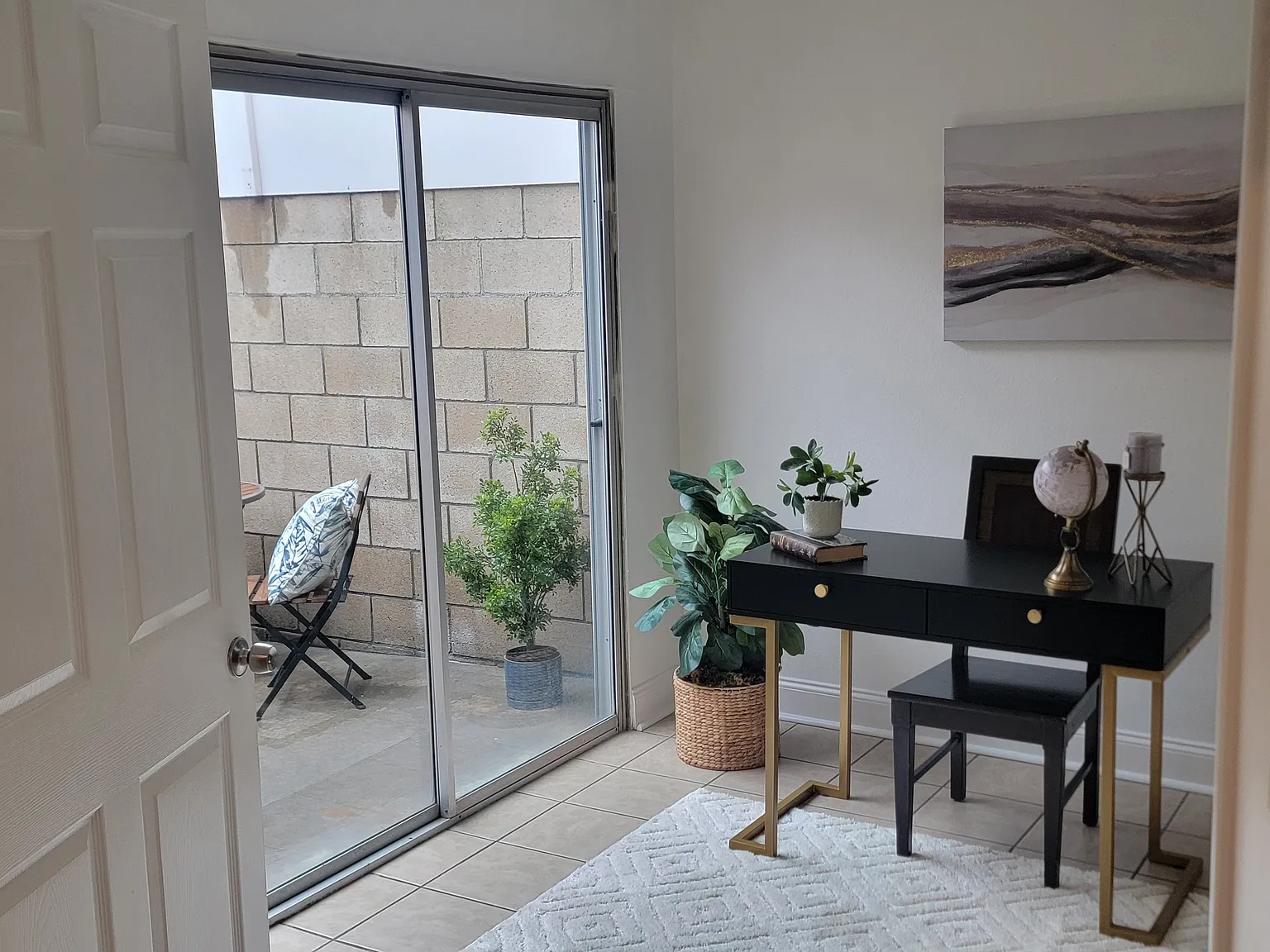 3 bed, 1263 sqft, $3,550 — Photo 3
