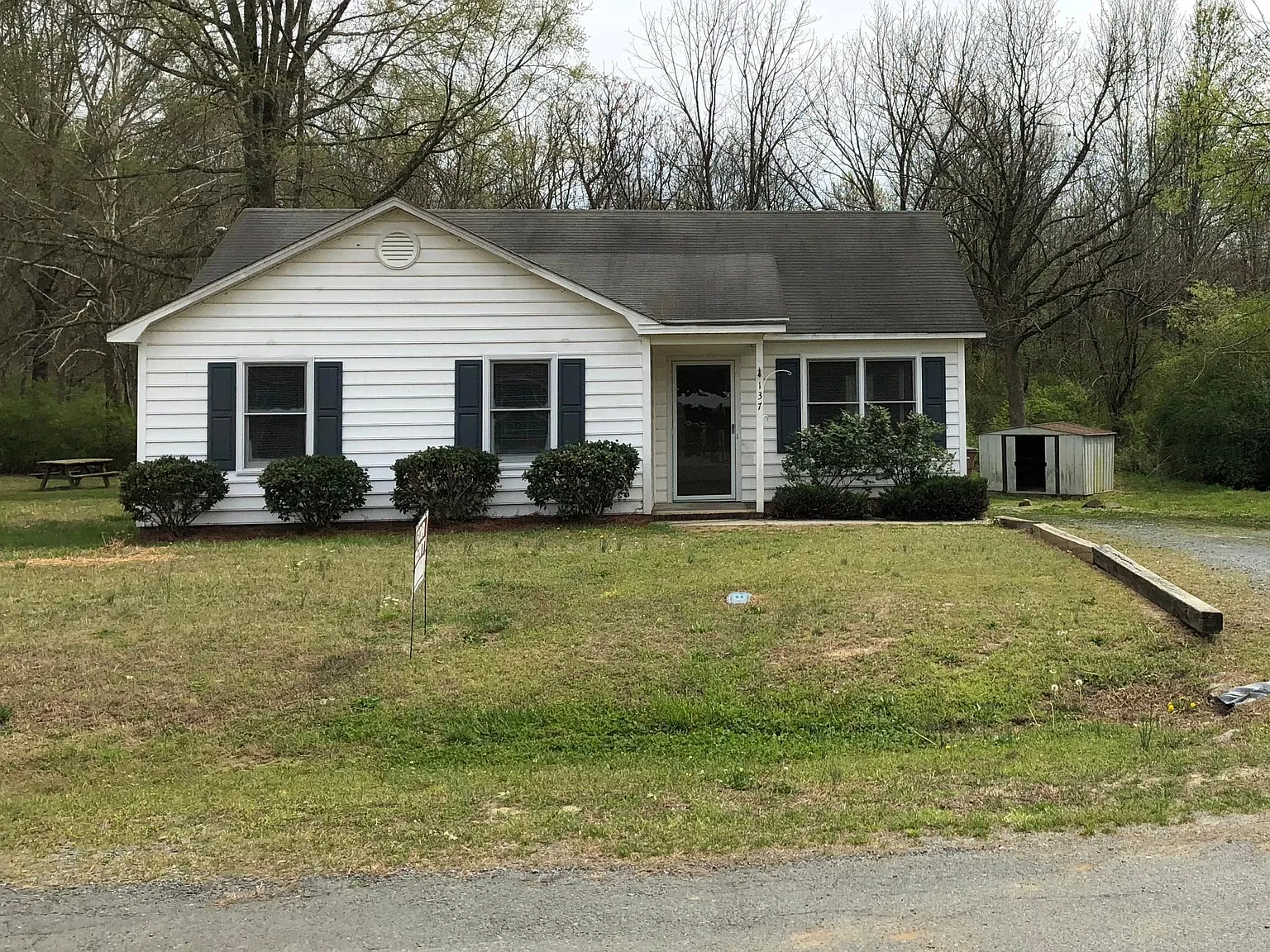 3 bed, $1,600 — Photo 2