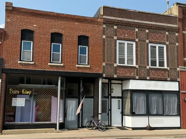 24 & 28 W Main St, Dodge Center, MN 55927