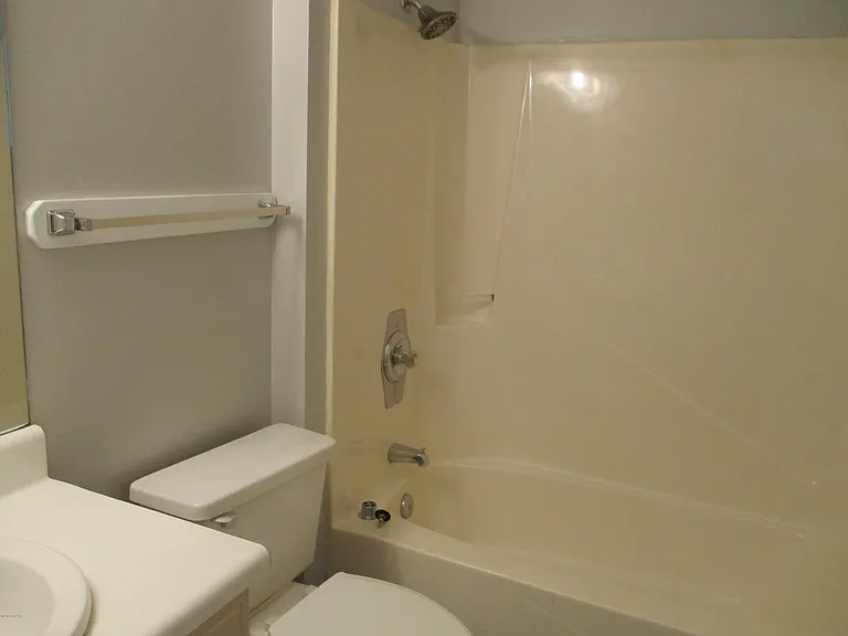 1346 Stephen Dr — Photo 14