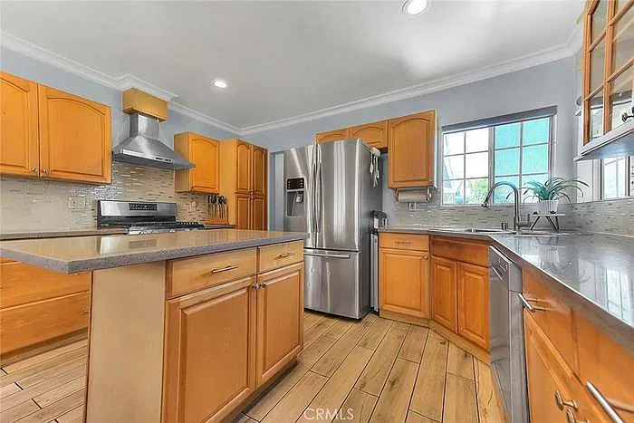 3 bed, 1290 sqft, $3,800 — Photo 4