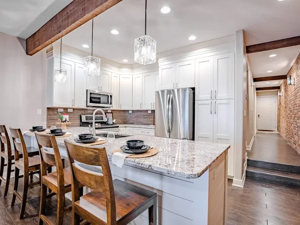 15143 215th Ave APT 1, Spirit Lake, IA 51360