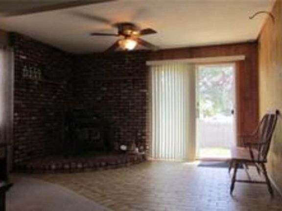 3rd image of 1579 Lakeside Dr