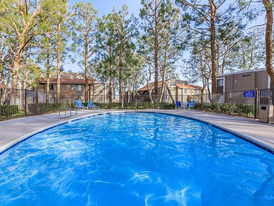 Barstonian Apartments
