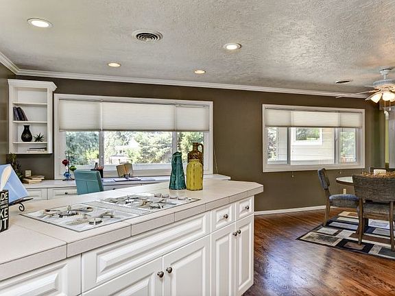 Built-in desk work space in kitchen area
