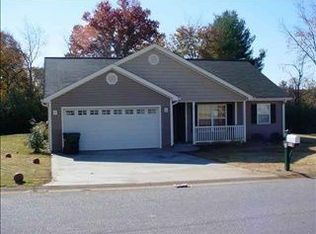 121 Maximus Dr, Greer, SC 29651