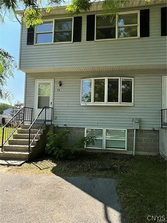 3 bed, 1.5 bath, 1720 sqft, $1,250 — Photo 4