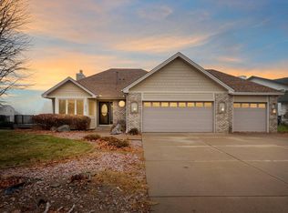 9213 Yates Bay Ct N, Minneapolis, MN 55443