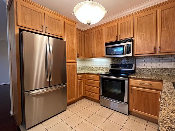 2nd image of 2968 Moorpark Ave APT 13