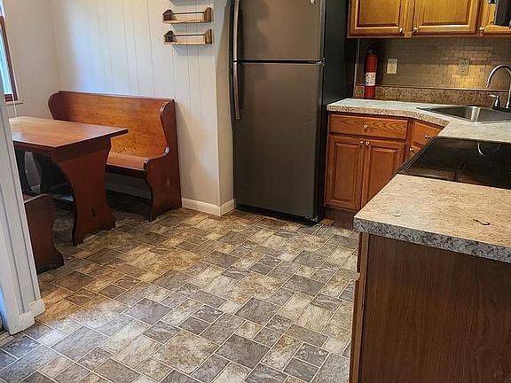 5th image of 45 King Fisher Dr