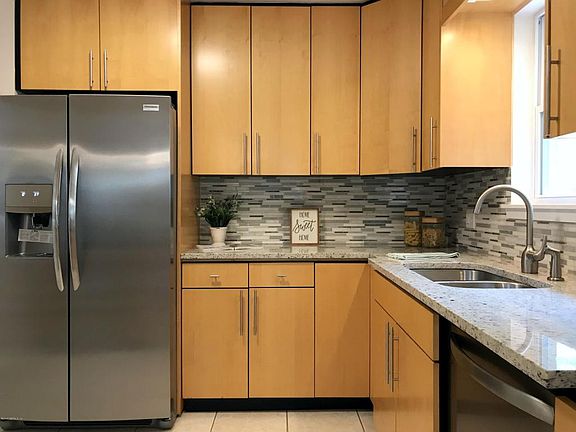 2nd image of 3211 Overhill Dr