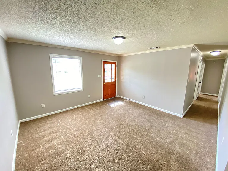 4628 Jonquil Ln — Photo 4