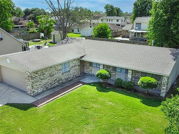 2nd image of 1817 Madewood Rd