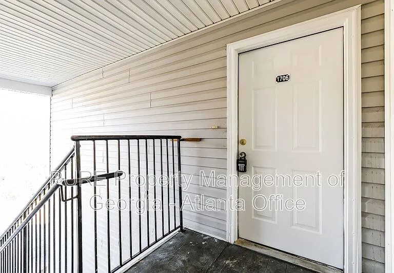 1706 Stonehaven Cir #1706 — Photo 4