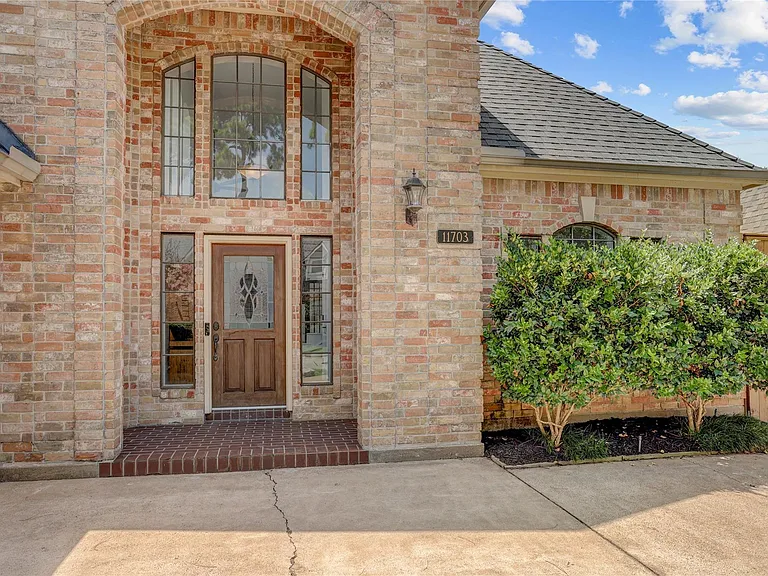11703 Wickhollow Ln — Photo 3