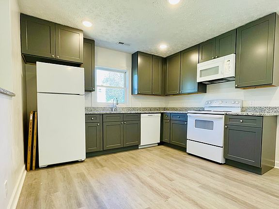 3rd image of 2108 Lawson Ave NE