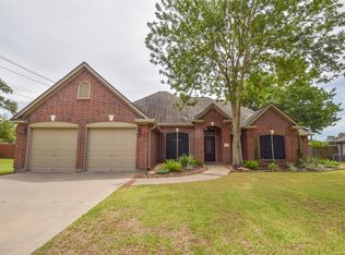 205 Bougainvillea St, Lake Jackson, TX 77566