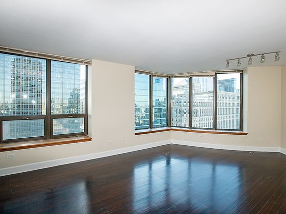 2nd image of 400 N La Salle Dr APT 2507