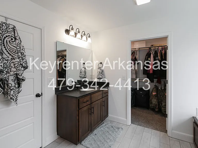 1605 Emma St — Photo 11