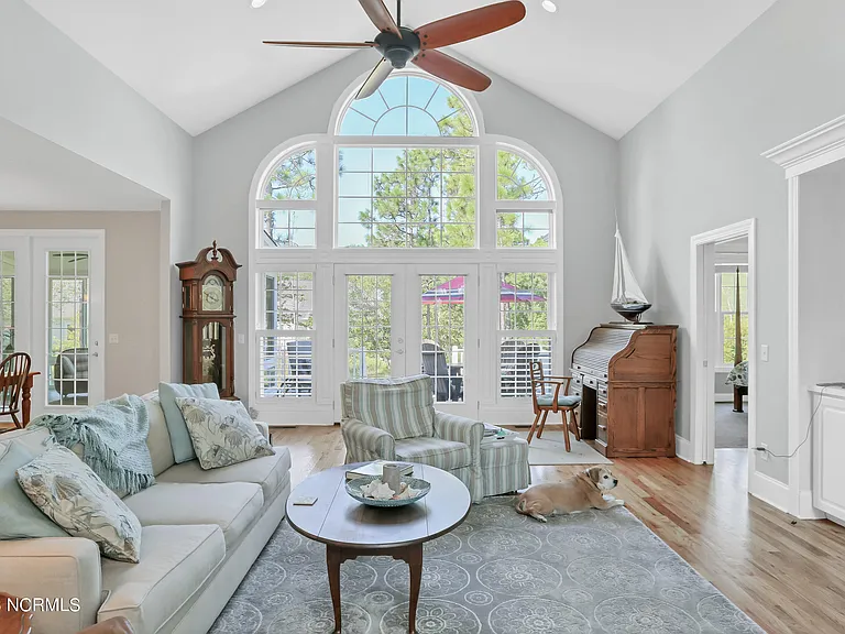 2746 Oak Forest Dr — Photo 13