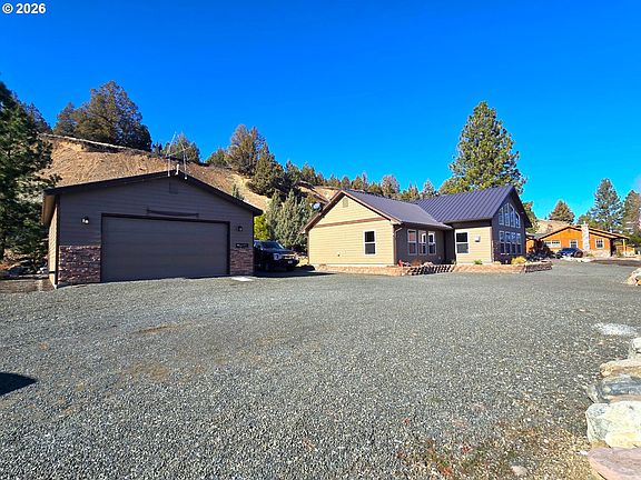 3rd image of 217 Elkview Dr