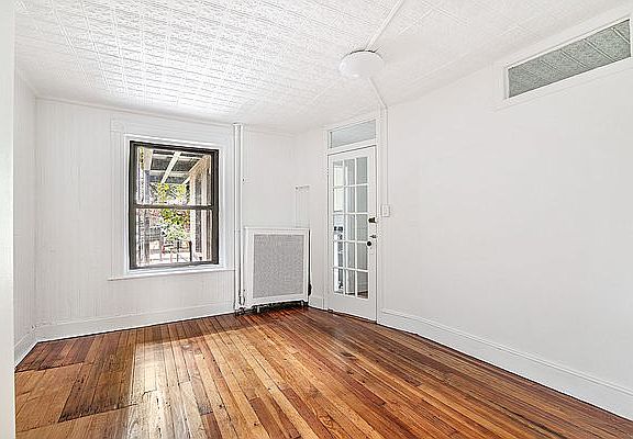 3rd image of 546 Mac Donough St #1