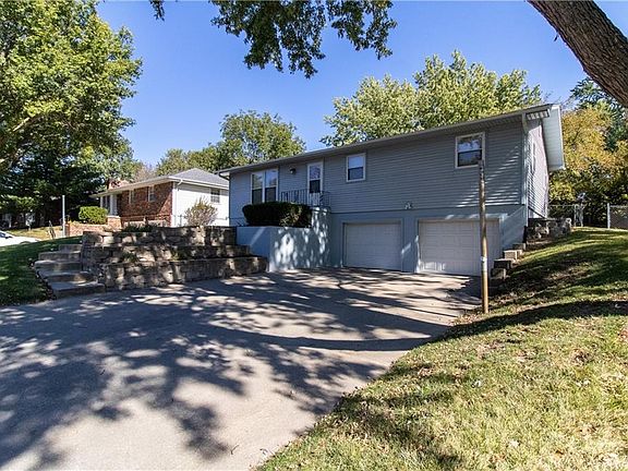 2nd image of 3201 N 36th Ter