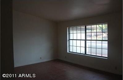3rd image of 406 E Tremaine Ave