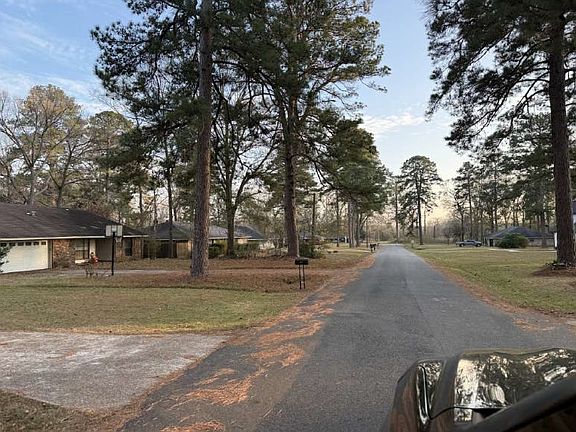 4th image of 1047 Park Dr