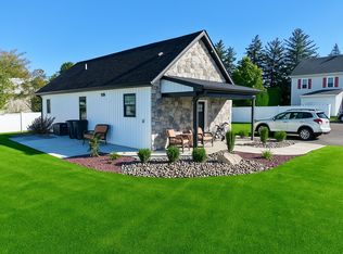 1425 Howertown Rd #B, Catasauqua, PA 18032
