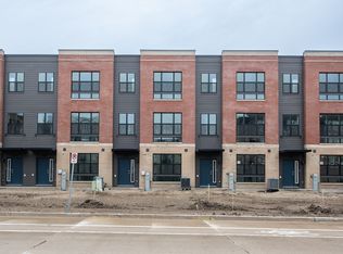 382 Summit Cir, Lombard, IL 60148