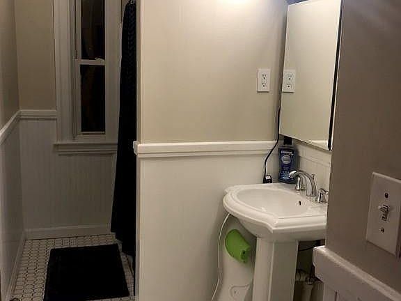 3rd image of 72 Fairfax Rd #2