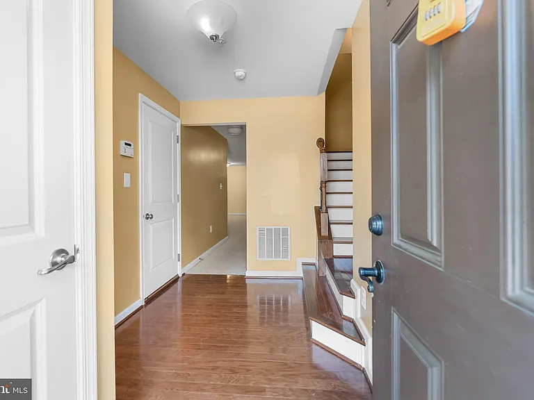 3218 Vogel Rd — Photo 3