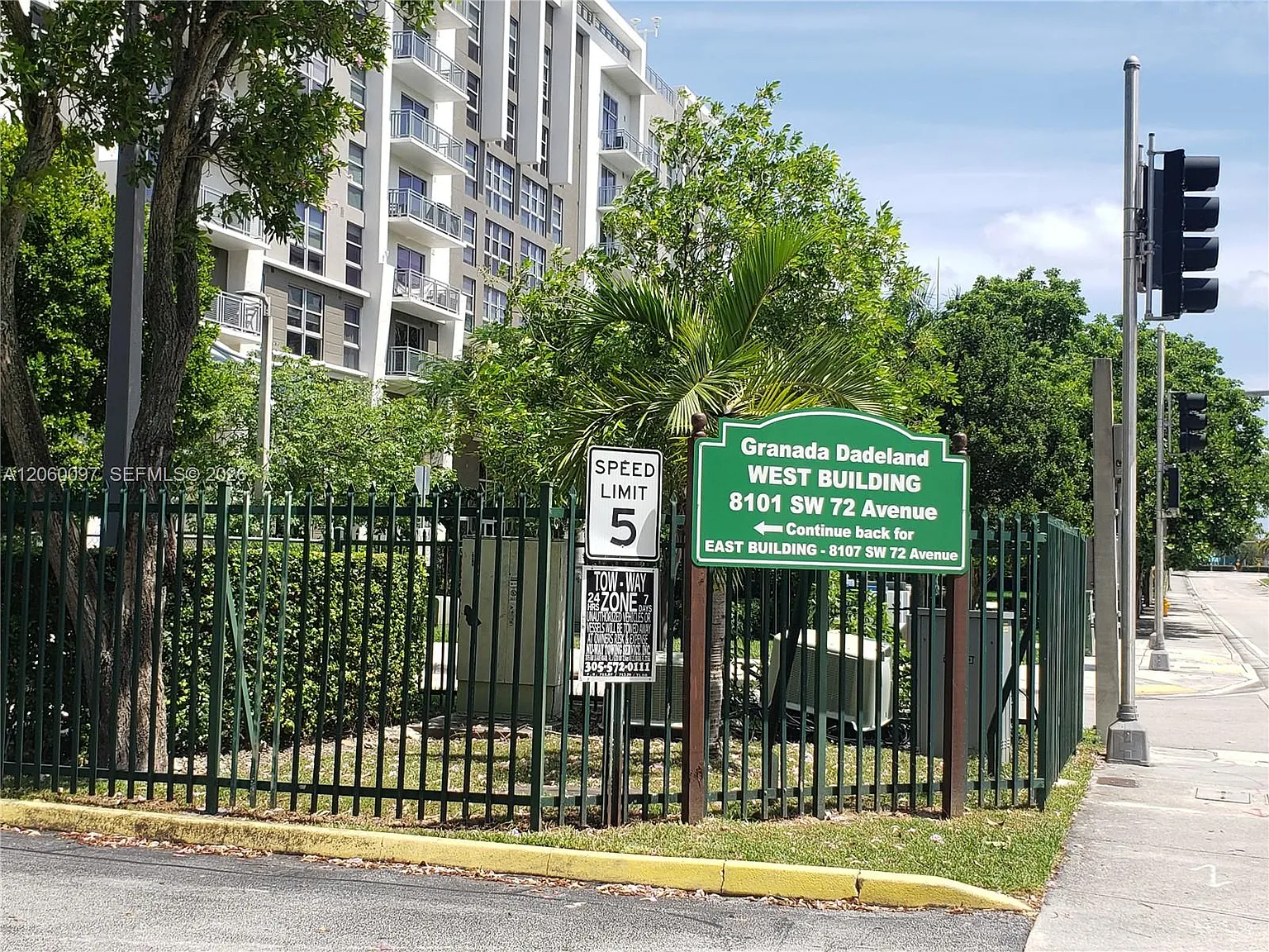 Granda Dadeland Condo — Photo 2