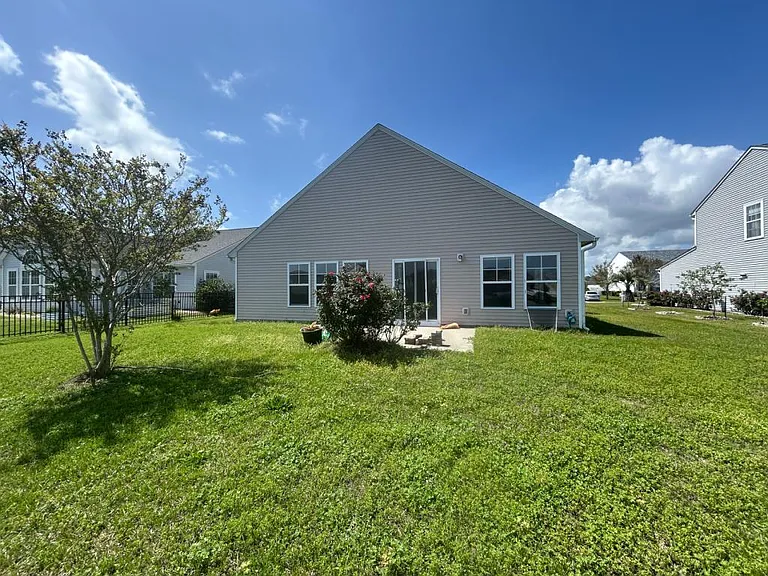 447 Palm Frond Dr — Photo 19
