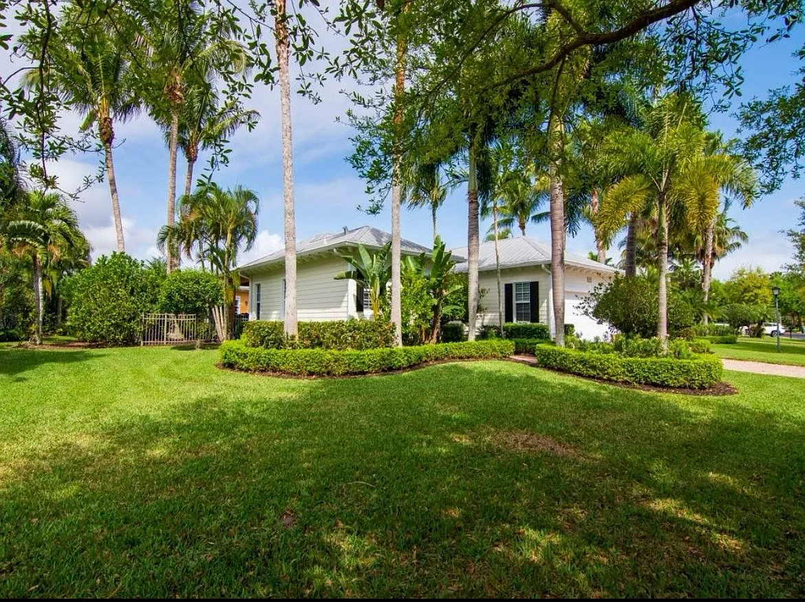 3 bed, 2953 sqft, $4,200 — Photo 2