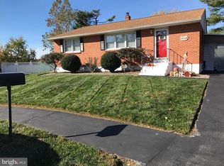 8 Valcour Cir, Newark, DE 19702