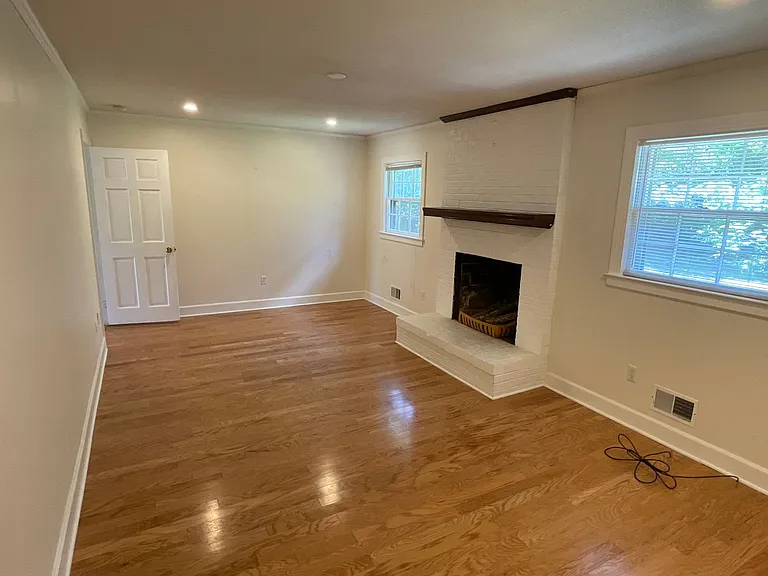 114 S Cardinal Dr — Photo 9