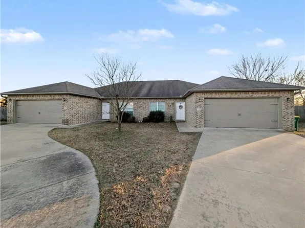 862 Oakwood Ct, Centerton, AR 72719