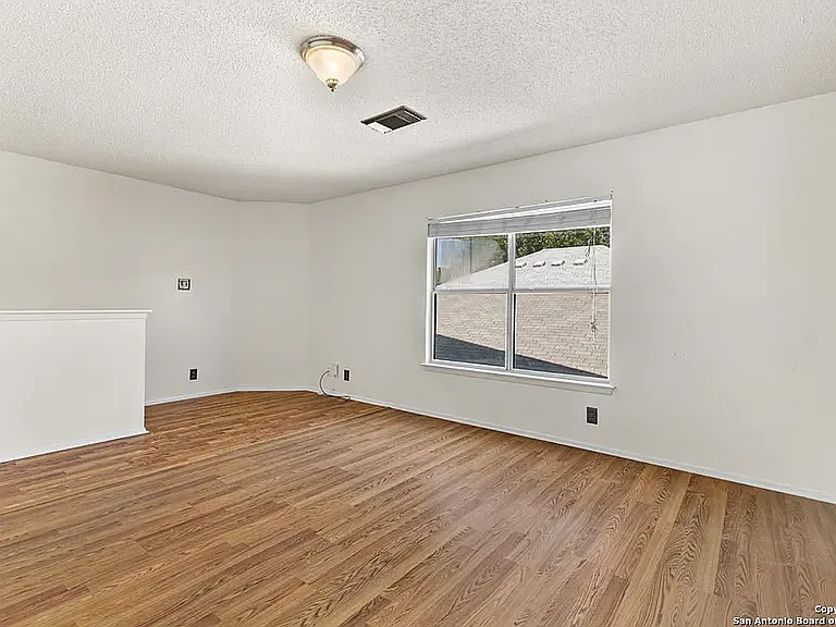 9806 Kelton Dr — Photo 16