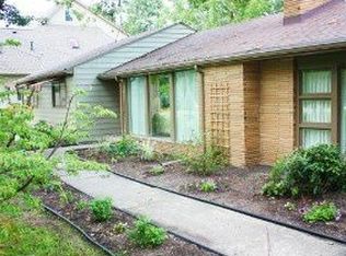 22263 Meridian Rd, Grosse Ile, MI 48138