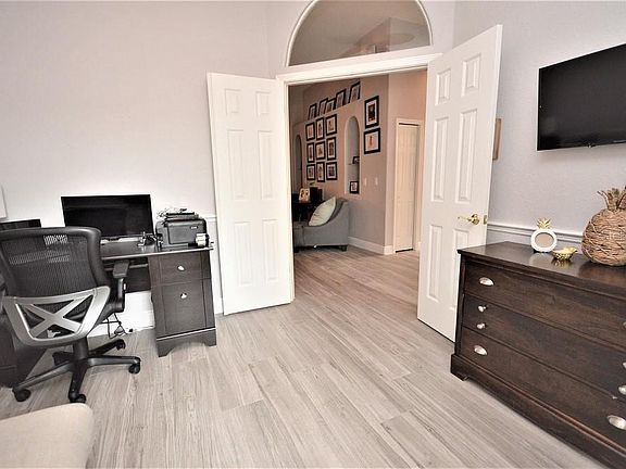3rd image of 10651 Deerberry Dr
