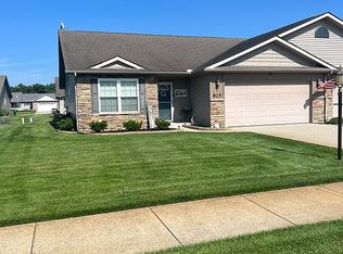 825 Daisy Cir NE, Demotte, IN 46310