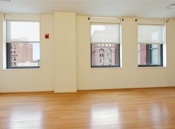 3rd image of 912 Baltimore 503 Ave #503